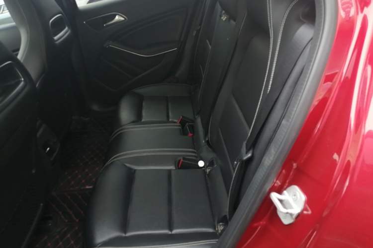 Used Mercedes-Benz GLA 2017 GLA 200 Fashion Model Left Rear Seat