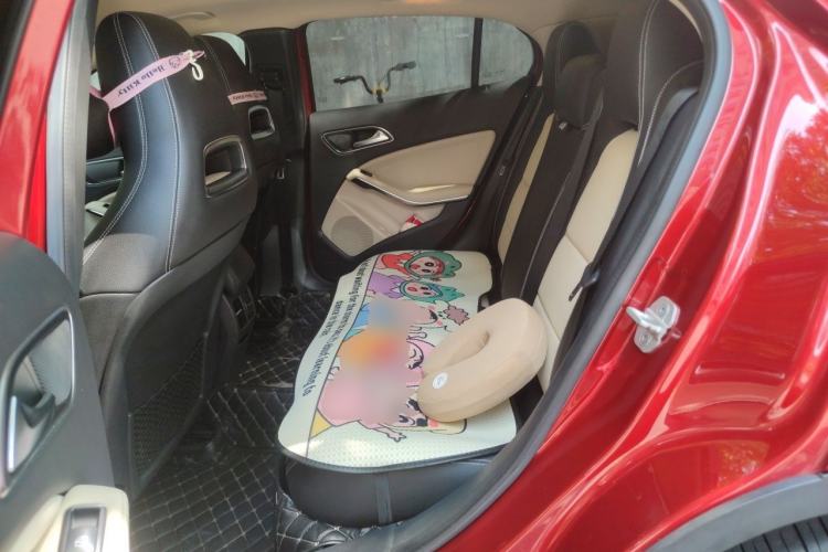 Used Mercedes-Benz GLA 2017 GLA 200 Fashion Model Left Rear Seat