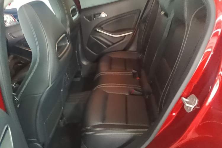 Used Mercedes-Benz GLA 2017 GLA 200 Fashion Model Left Rear Seat