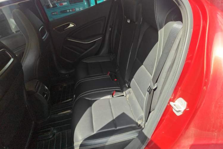 Used Mercedes-Benz GLA 2017 GLA 200 Fashion Model Left Rear Seat