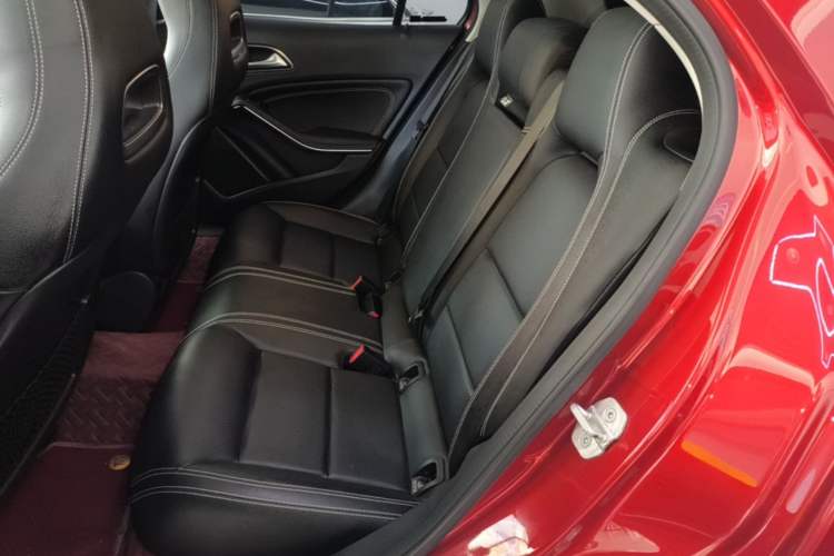 Used Mercedes-Benz GLA 2017 GLA 200 Fashion Model Left Rear Seat