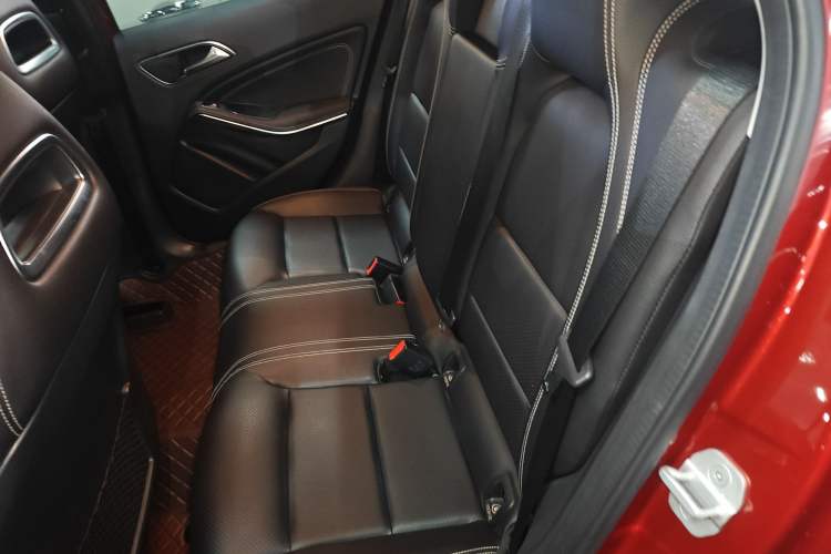 Used Mercedes-Benz GLA 2017 GLA 200 Fashion Model Left Rear Seat