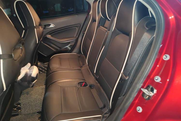 Used Mercedes-Benz GLA 2017 GLA 200 Fashion Model Left Rear Seat