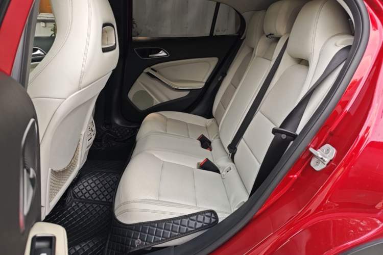 Used Mercedes-Benz GLA 2017 GLA 200 Sport Edition Left Rear Seat