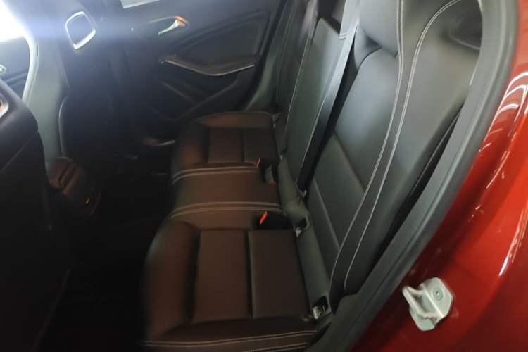 Used Mercedes-Benz GLA 2017 GLA 200 Sport Edition Left Rear Seat