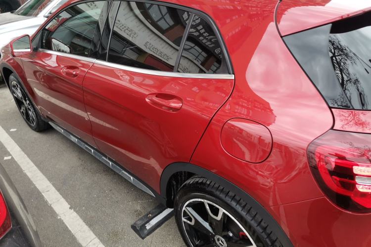 Used Mercedes-Benz GLA 2017 GLA 220 4MATIC Fashion Model Left Side