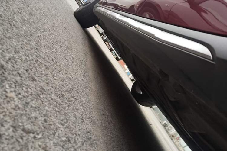 Used Mercedes-Benz GLA 2017 GLA 220 4MATIC Fashion Model Left Side Sill