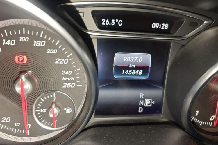 Used Mercedes-Benz GLA 2017 GLA 200 Sport Edition Odometer Close Up