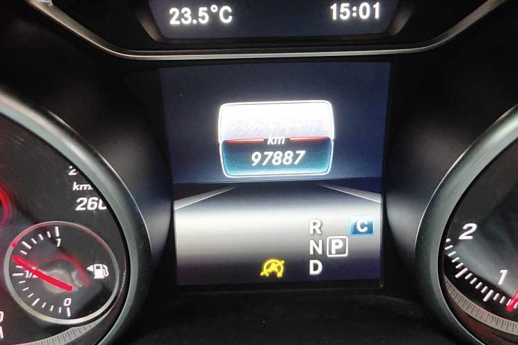 Used Mercedes-Benz GLA 2017 GLA 200 Fashion Model Odometer Close Up