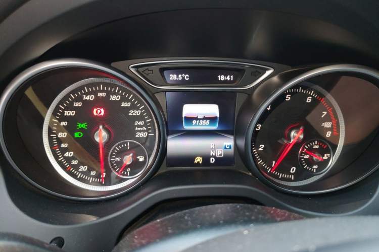 Used Mercedes-Benz GLA 2017 GLA 200 Sport Edition Odometer Close Up