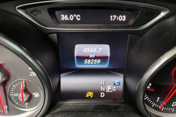 Used Mercedes-Benz GLA 2017 GLA 200 Fashion Model Odometer Close Up