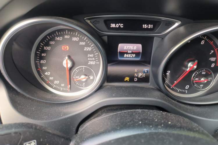 Used Mercedes-Benz GLA 2017 GLA 200 Fashion Model Odometer Close Up