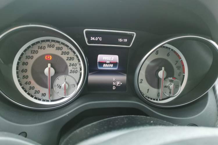 Used Mercedes-Benz GLA 2017 GLA 200 Fashion Model Odometer Close Up