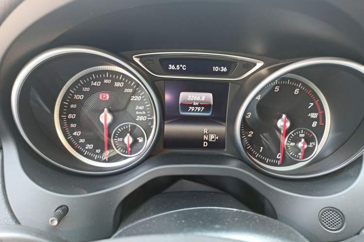 Used Mercedes-Benz GLA 2017 GLA 200 Fashion Model Odometer Close Up