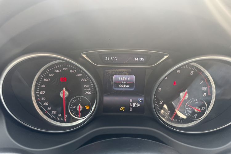 Used Mercedes-Benz GLA 2017 GLA 200 Fashion Model Odometer Close Up