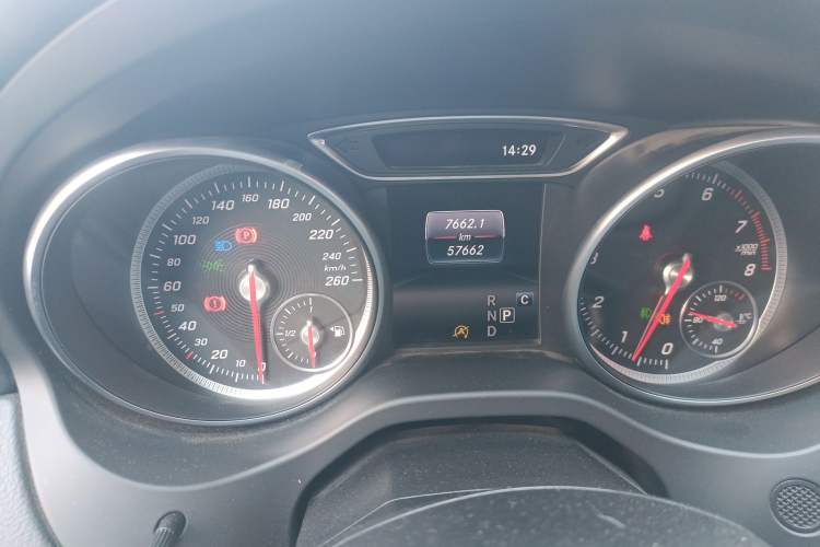 Used Mercedes-Benz GLA 2017 GLA 200 Sport Edition Odometer Close Up