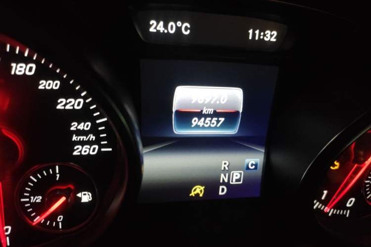 Used Mercedes-Benz GLA 2017 GLA 200 Sport Edition Odometer Close Up