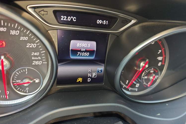 Used Mercedes-Benz GLA 2017 GLA 200 Sport Edition Odometer Close Up