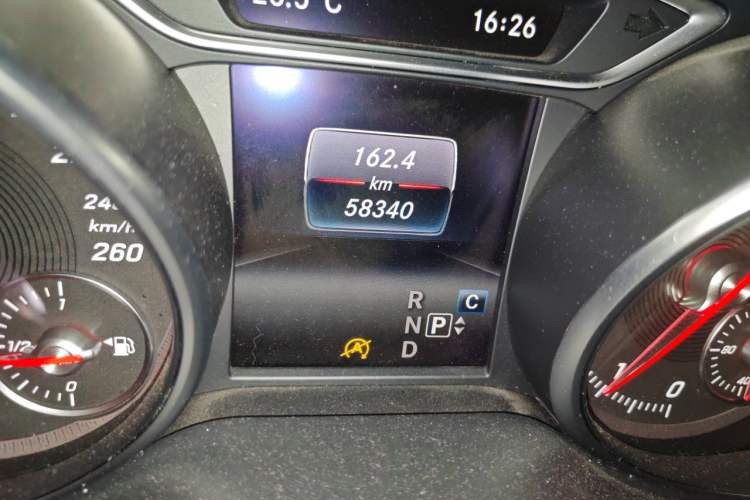 Used Mercedes-Benz GLA 2017 GLA 200 Sport Edition Odometer Close Up
