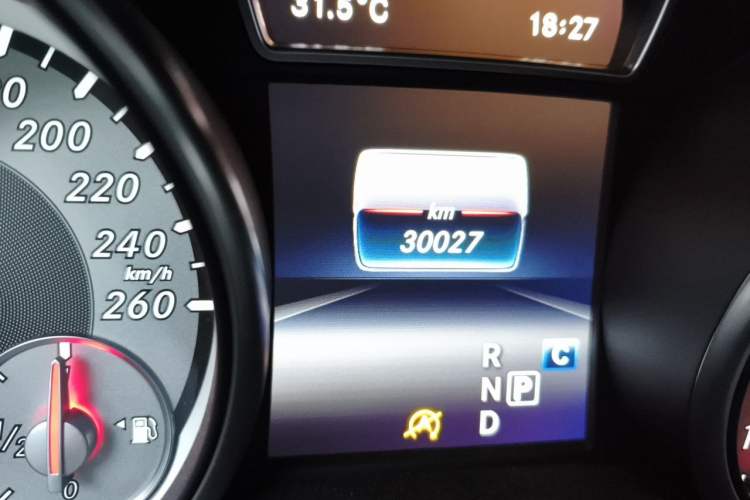 Used Mercedes-Benz GLA 2017 GLA 200 Fashion Model Odometer Close Up