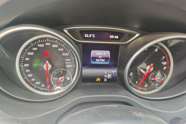 Used Mercedes-Benz GLA 2017 GLA 200 Fashion Model Odometer Close Up