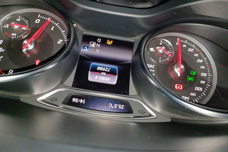 Used Mercedes-Benz GLA 2017 GLA 200 Fashion Model Odometer Close Up