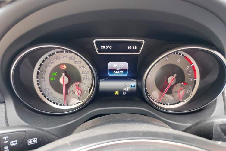Used Mercedes-Benz GLA 2017 GLA 200 Sport Edition Odometer Close Up