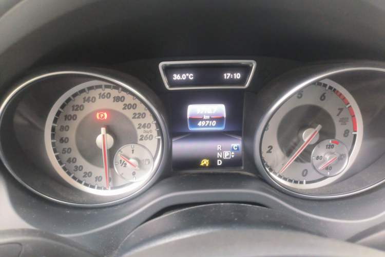 Used Mercedes-Benz GLA 2017 GLA 200 Sport Edition Odometer Close Up