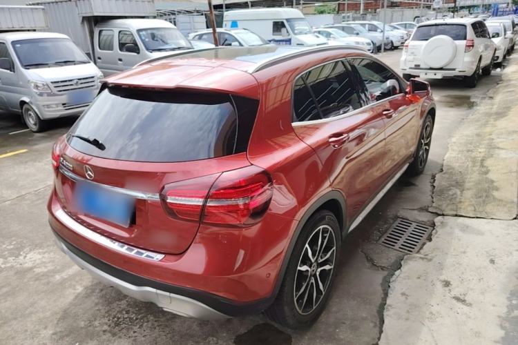Used Mercedes-Benz GLA 2017 GLA 220 4MATIC Luxury Model Rear Right 45 Deg