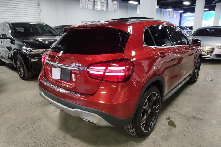 Used Mercedes-Benz GLA 2017 GLA 220 4MATIC Fashion Model Rear Right 45 Deg
