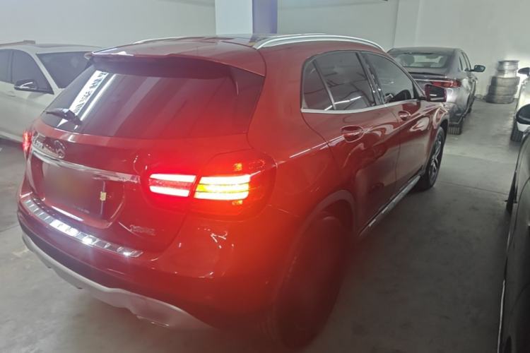 Used Mercedes-Benz GLA 2017 GLA 200 Fashion Model Rear Right 45 Deg