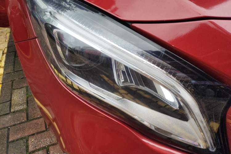 Used Mercedes-Benz GLA 2017 GLA 220 4MATIC Fashion Model Right Front Headlight