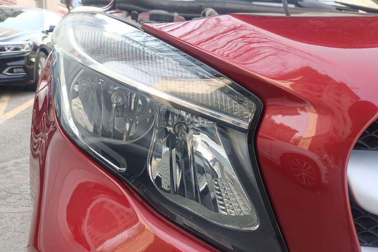 Used Mercedes-Benz GLA 2017 GLA 200 Sport Edition Right Front Headlight