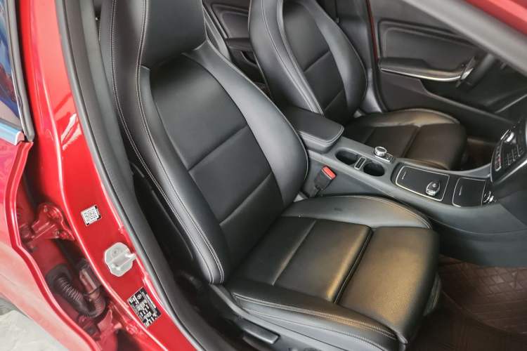 Used Mercedes-Benz GLA 2017 GLA 200 Sport Edition Right Front Seat