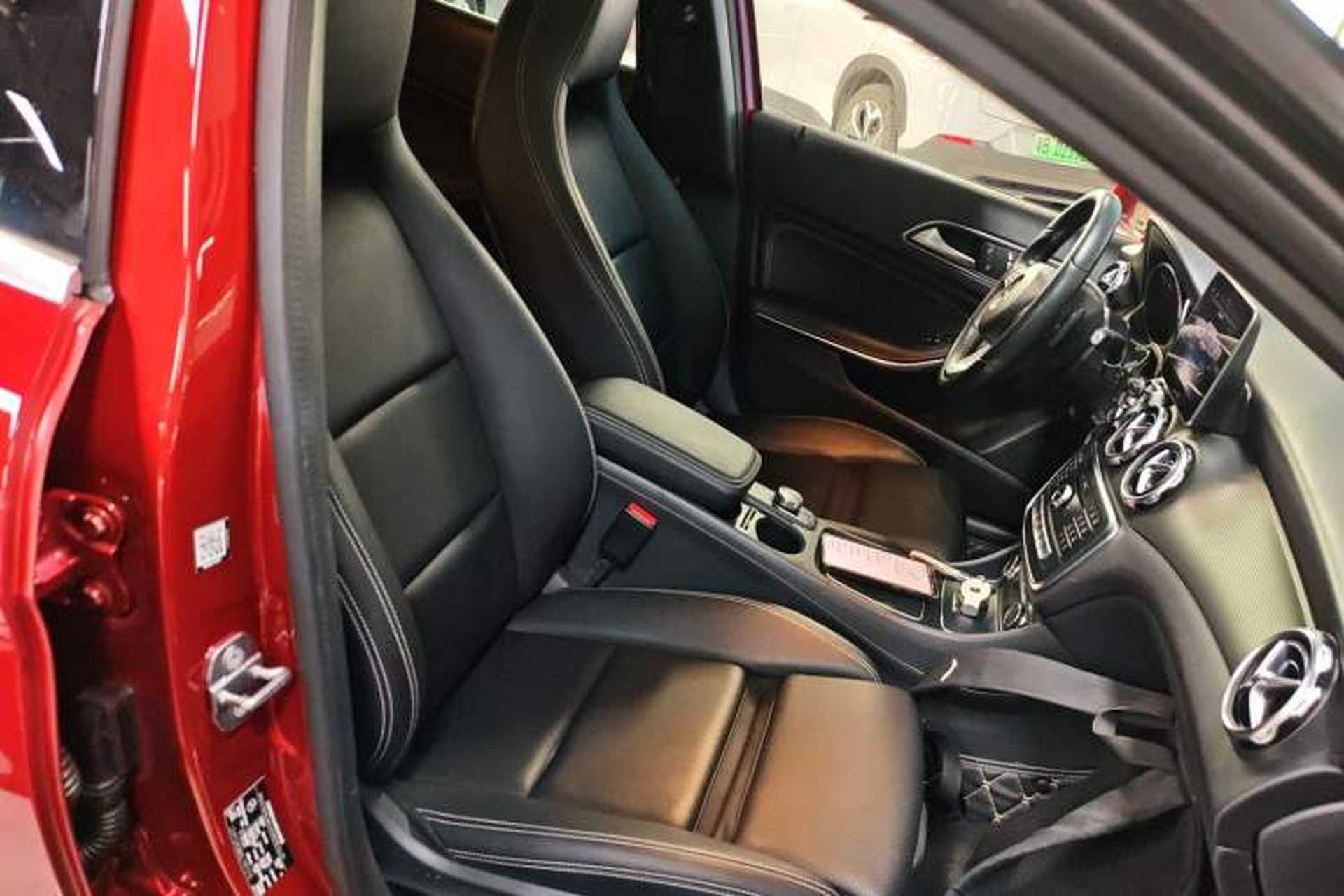 Used Mercedes-Benz GLA 2017 GLA 200 Sport Edition Right Front Seat