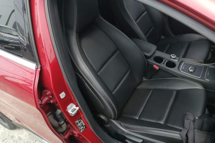 Used Mercedes-Benz GLA 2017 GLA 200 Fashion Model Right Front Seat