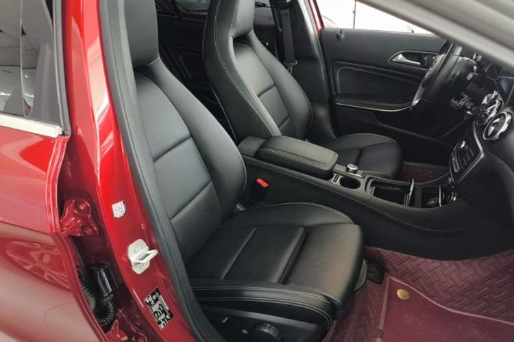 Used Mercedes-Benz GLA 2017 GLA 200 Fashion Model Right Front Seat