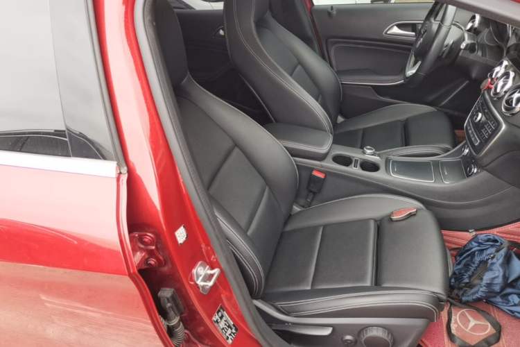Used Mercedes-Benz GLA 2017 GLA 200 Fashion Model Right Front Seat