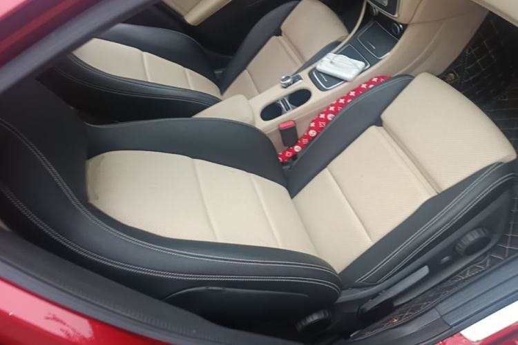 Used Mercedes-Benz GLA 2017 GLA 200 Sport Edition Right Front Seat