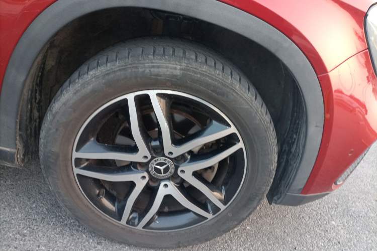 Used Mercedes-Benz GLA 2017 GLA 200 Sport Edition Right Front Wheel Hub