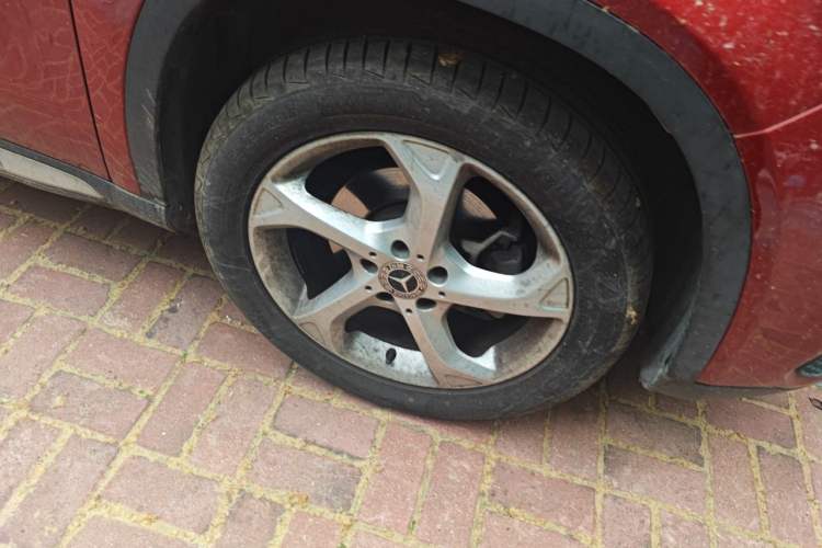Used Mercedes-Benz GLA 2017 GLA 200 Sport Edition Right Front Wheel Hub