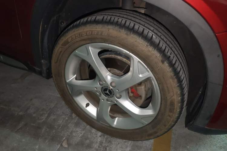 Used Mercedes-Benz GLA 2017 GLA 200 Sport Edition Right Front Wheel Hub