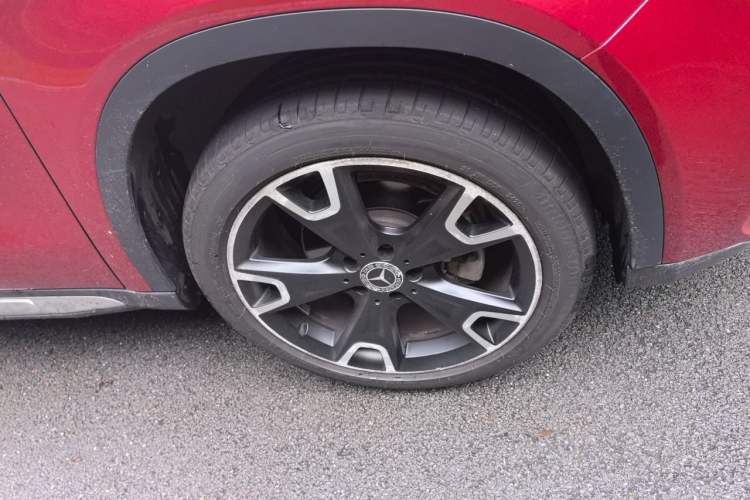 Used Mercedes-Benz GLA 2017 GLA 220 4MATIC Fashion Model Right Front Wheel Hub
