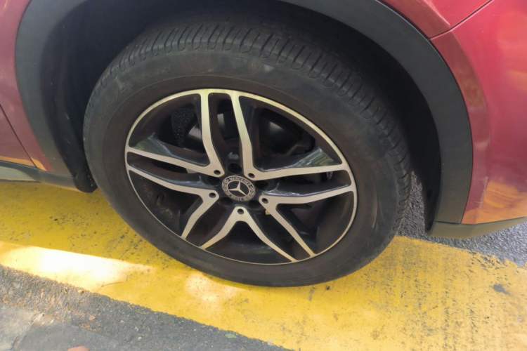 Used Mercedes-Benz GLA 2017 GLA 200 Fashion Model Right Front Wheel Hub