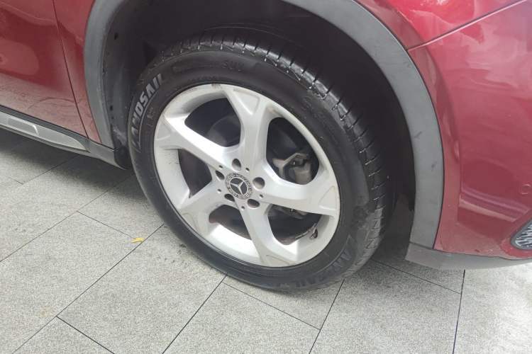 Used Mercedes-Benz GLA 2017 GLA 200 Sport Edition Right Front Wheel Hub