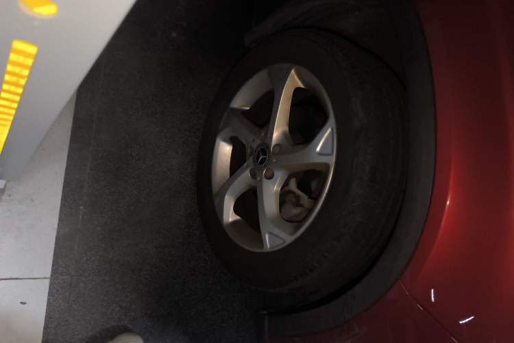 Used Mercedes-Benz GLA 2017 GLA 200 Sport Edition Right Front Wheel Hub