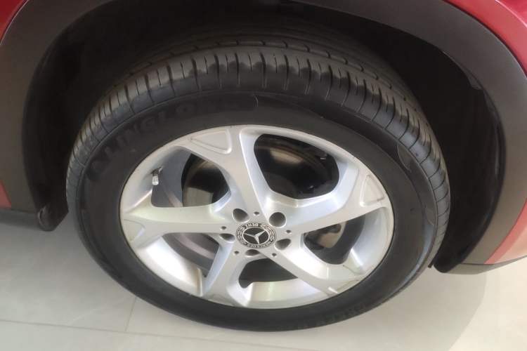 Used Mercedes-Benz GLA 2017 GLA 200 Sport Edition Right Front Wheel Hub