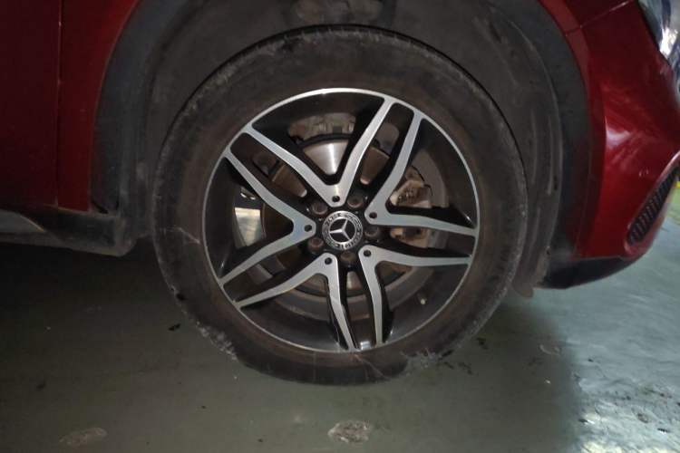 Used Mercedes-Benz GLA 2017 GLA 200 Fashion Model Right Front Wheel Hub