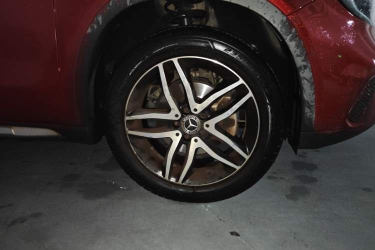 Used Mercedes-Benz GLA 2017 GLA 200 Fashion Model Right Front Wheel Hub