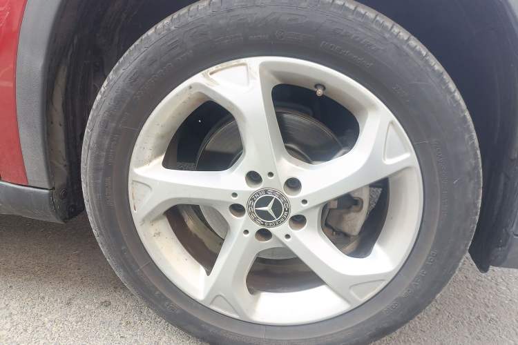Used Mercedes-Benz GLA 2017 GLA 200 Sport Edition Right Front Wheel Hub